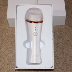 A Review of the SENSSE Anti-Ageing Facial Cleansing Brush and Exfoliator