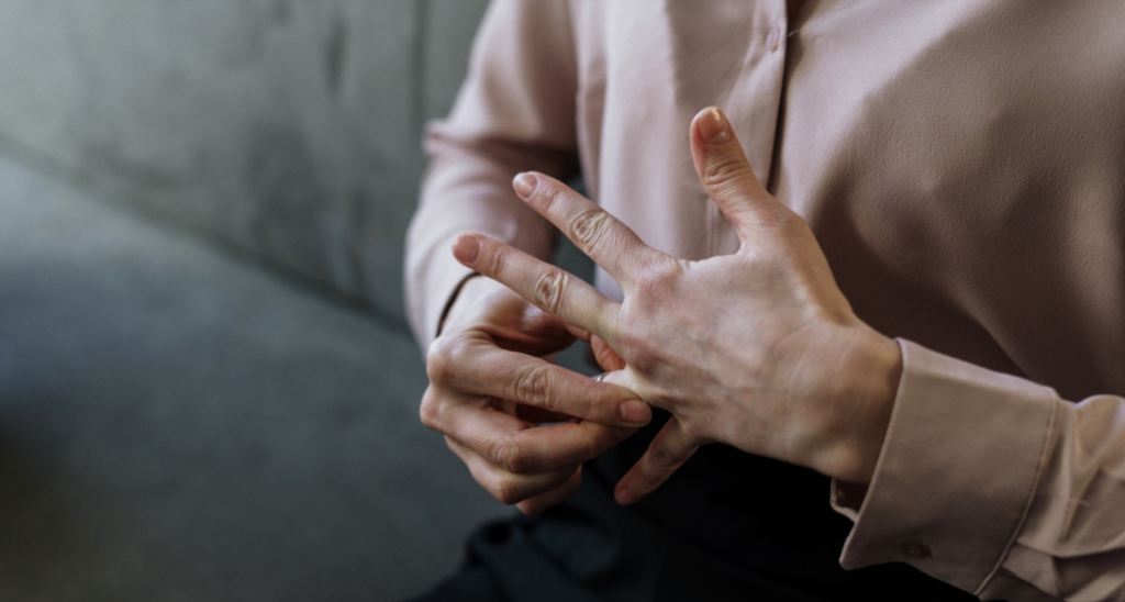 Hand removing ring - no fault divorce